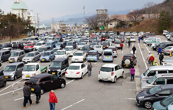 岩船港鮮魚センター駐車場